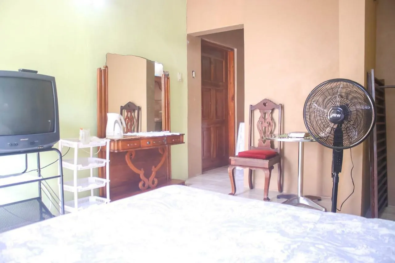 Ericson Studio -Porto Bello Montego Bay Apartment